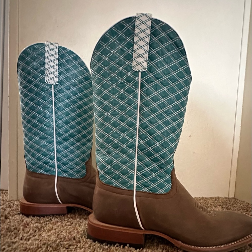 Cowboy boots Teal, white and brown.